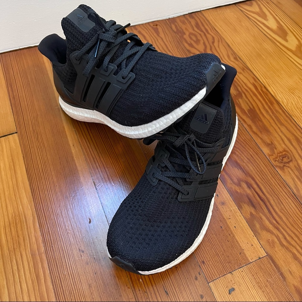 Black Adidas ultraboost men’s size 9.5